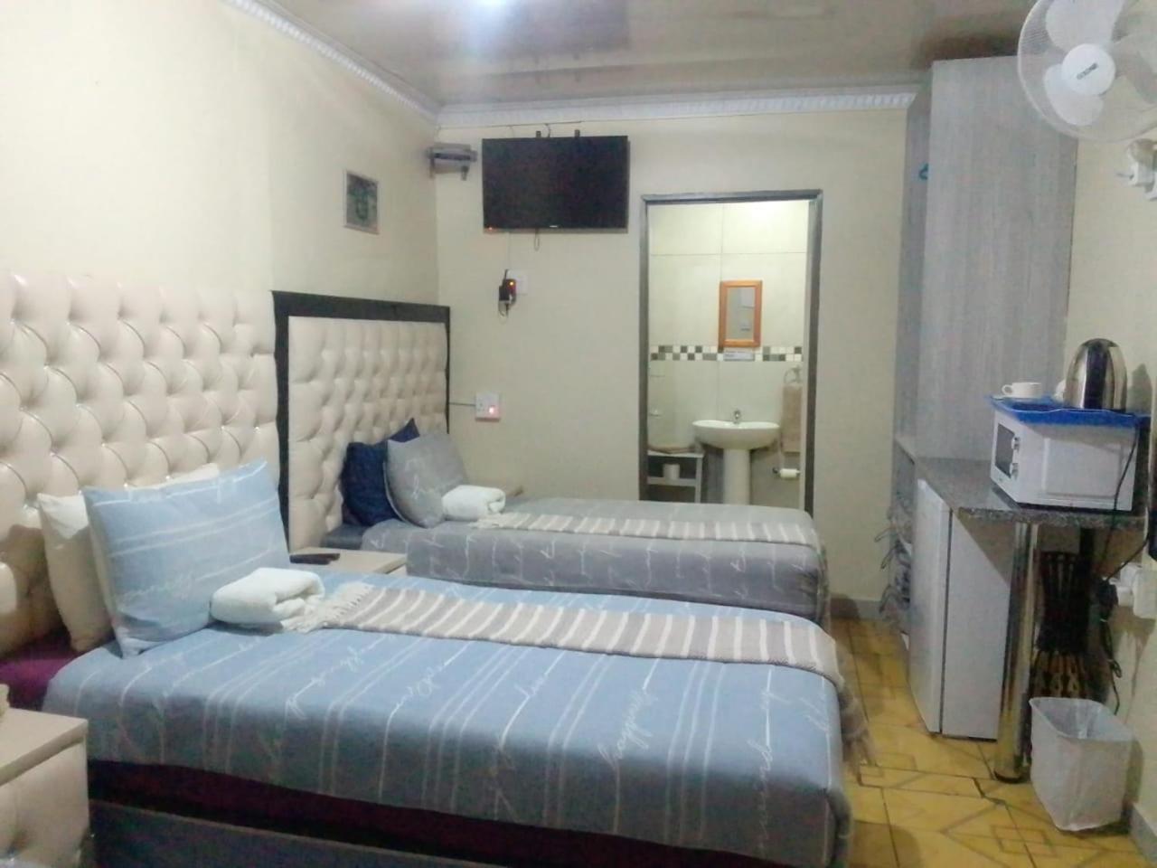 Maluti Backpackers 호텔 Phuthaditjhaba 외부 사진
