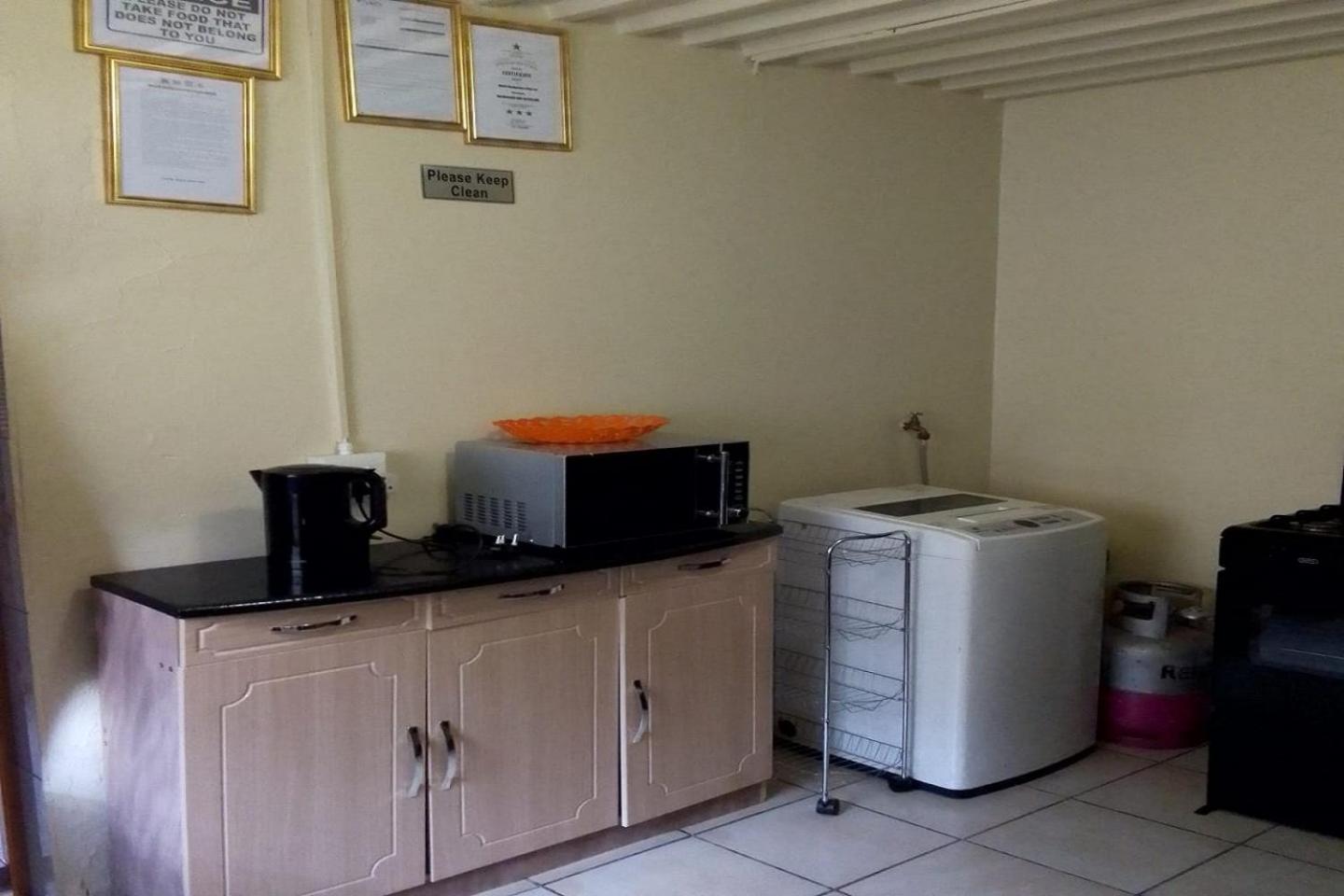 Maluti Backpackers 호텔 Phuthaditjhaba 외부 사진